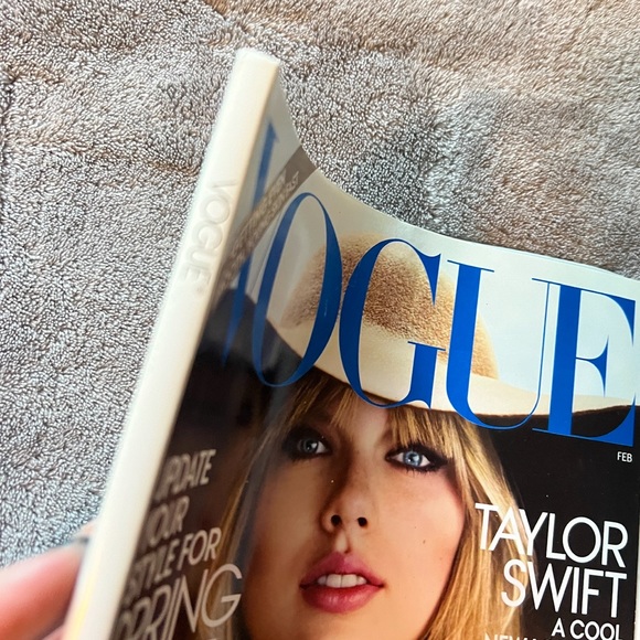 Taylor Swift Vogue Magazine Cover Feb 2012 February Story Rare - Picture 3 of 9